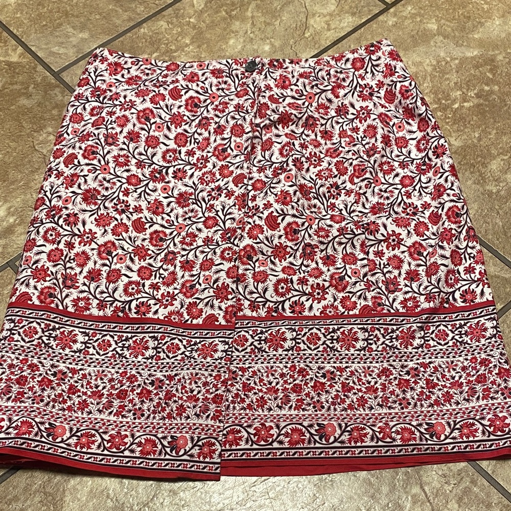 Red and White Floral Size 10 Knee Length Wrap Skirt  Academia Summer Fall
